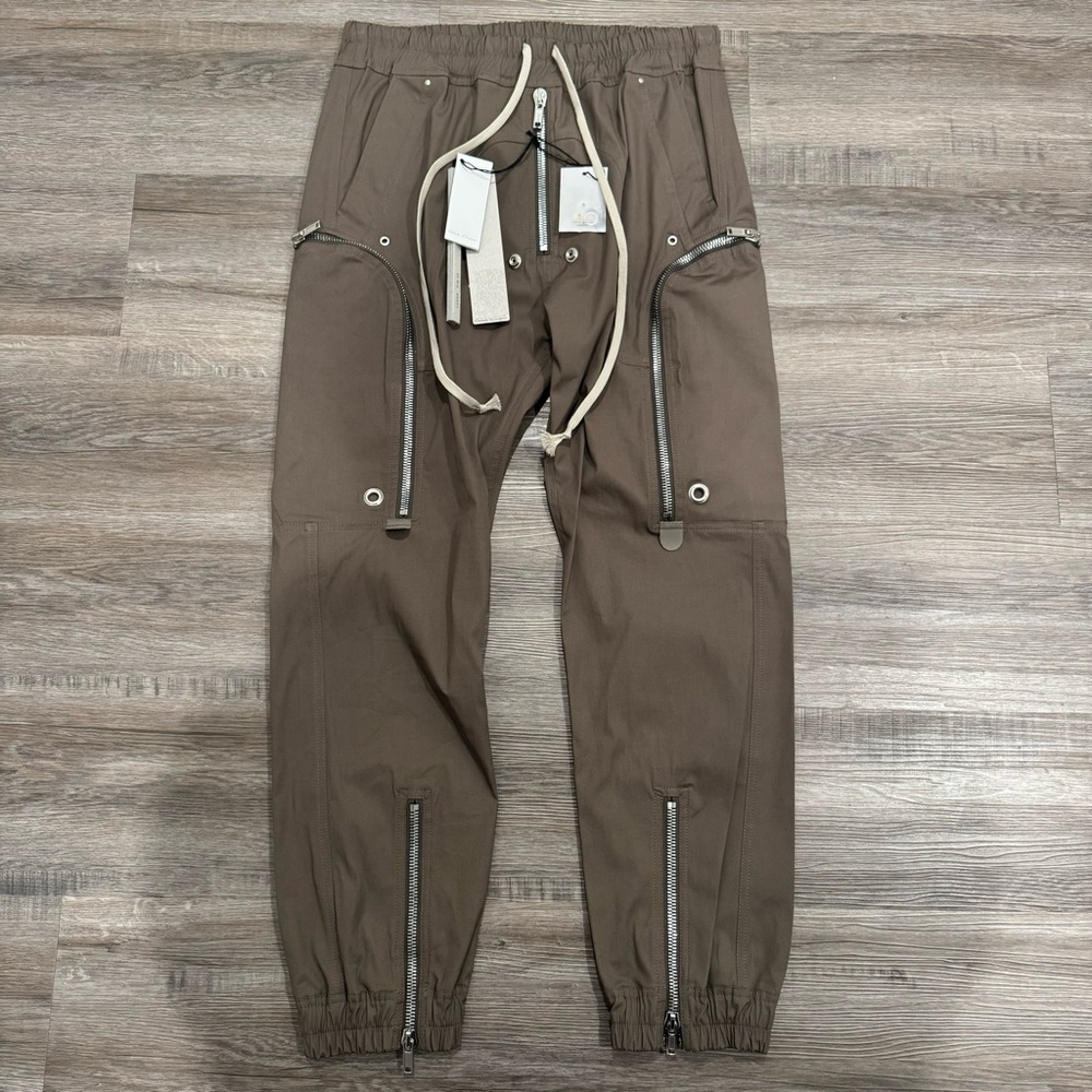 Rick Owens Bauhaus Cargo Drawstring Pants in Dust - Picture 4 of 15